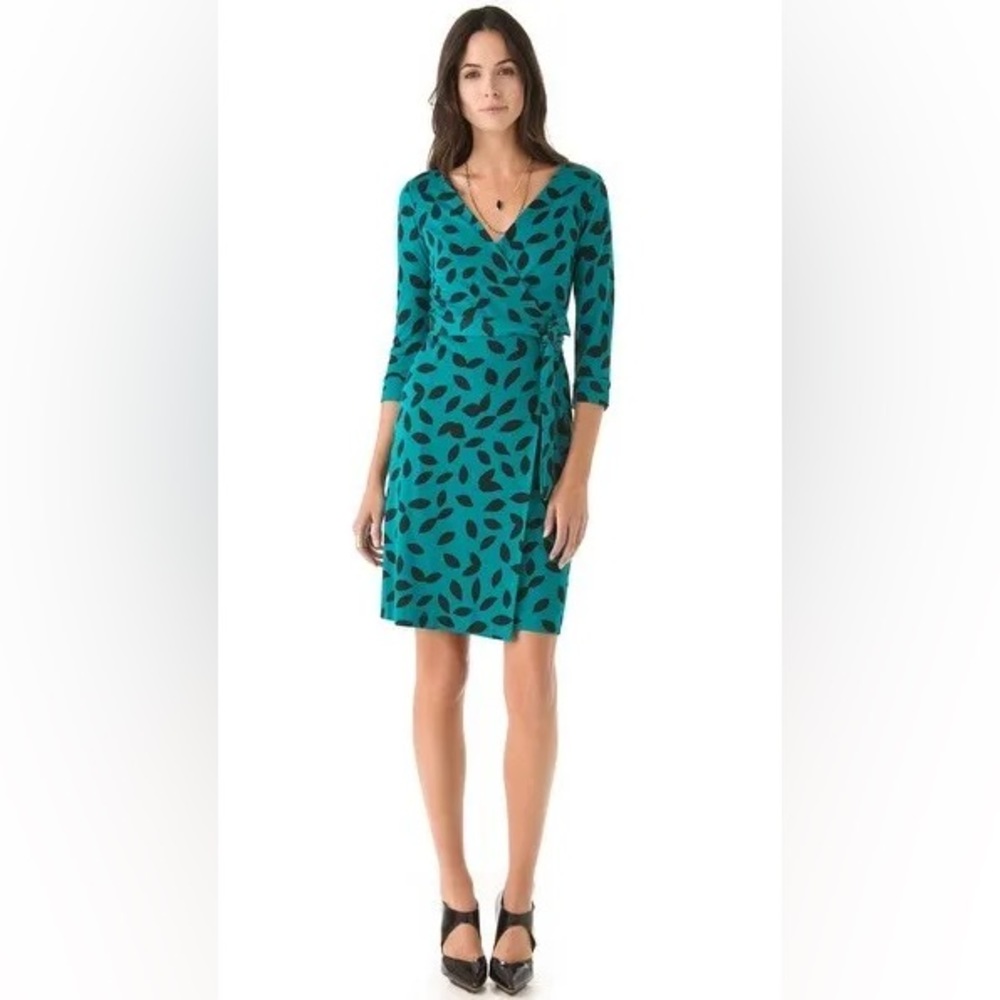 DIANE VON FURSTENBURG DVF Julian Little Leaves Teal Wrap Dress Size 4